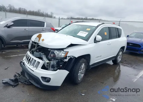 2015 Jeep Compass Latitude z USA, uszkodzony, nr VIN 1C4NJDEB2FD393389